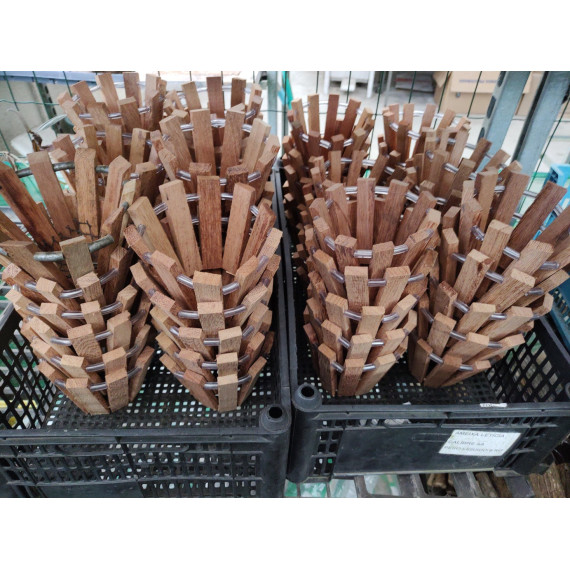 Cachepô de madeira Cone (10x10)